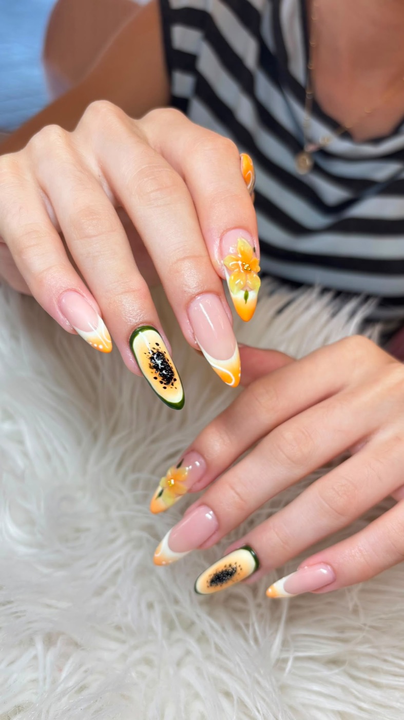 Trabajo de uñas de gel realizado en el salón